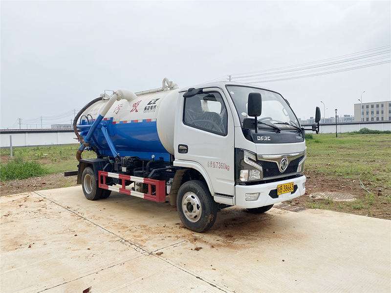 SZD5075GXW6型吸污车