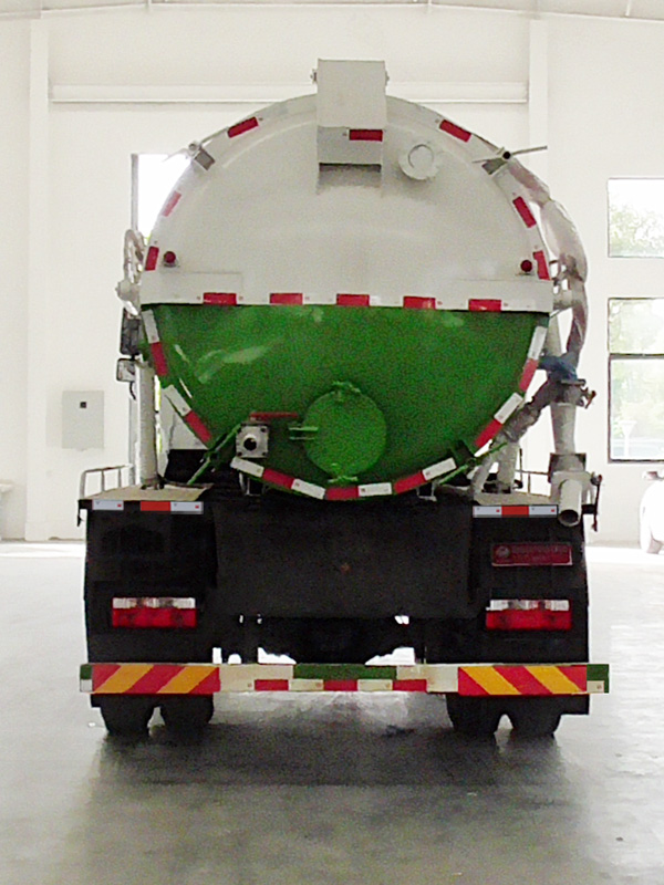 炎帝牌SZD5168GXW6型吸污车