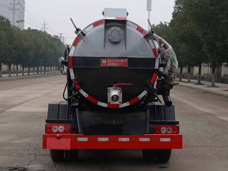 炎帝牌SZD5045GXW6B型吸污车
