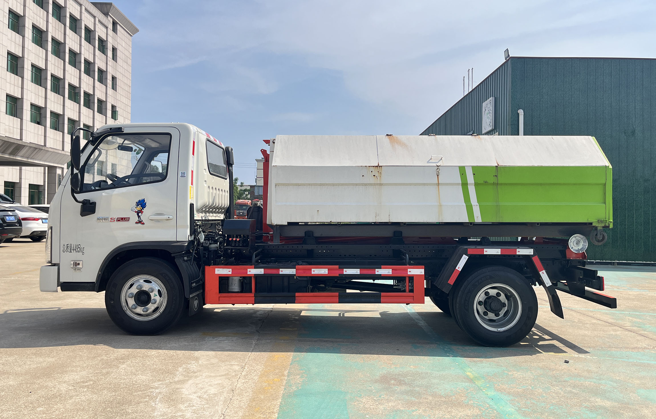 炎帝牌SZD5045ZXXBJ6型车厢可卸式垃圾车