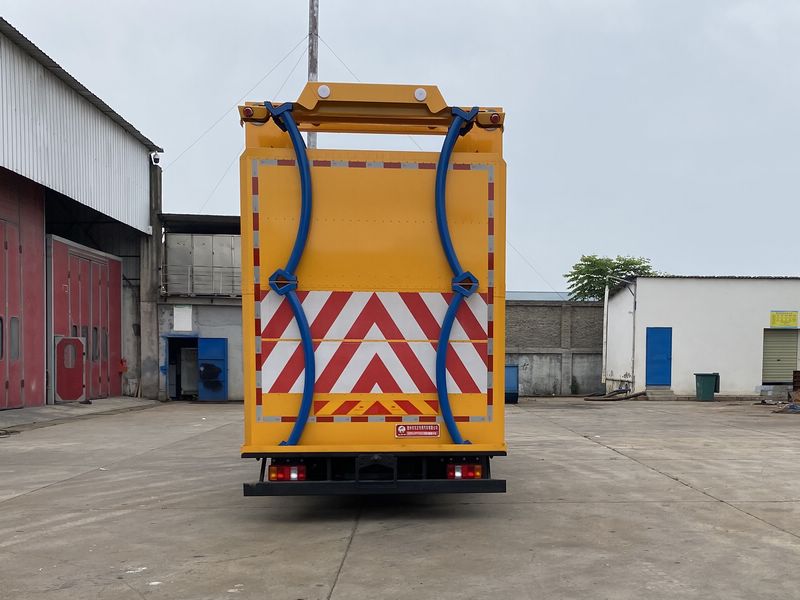 炎帝牌SZD5120TFZ6ZZ型防撞缓冲车